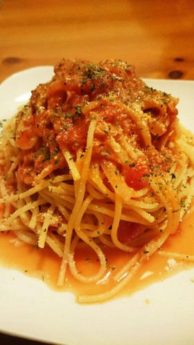 トンノロッソ風(トマト缶とツナのパスタ)
